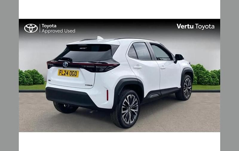 Used Toyota Yaris Cross 113 HP (83 kW) 2024 White SUV