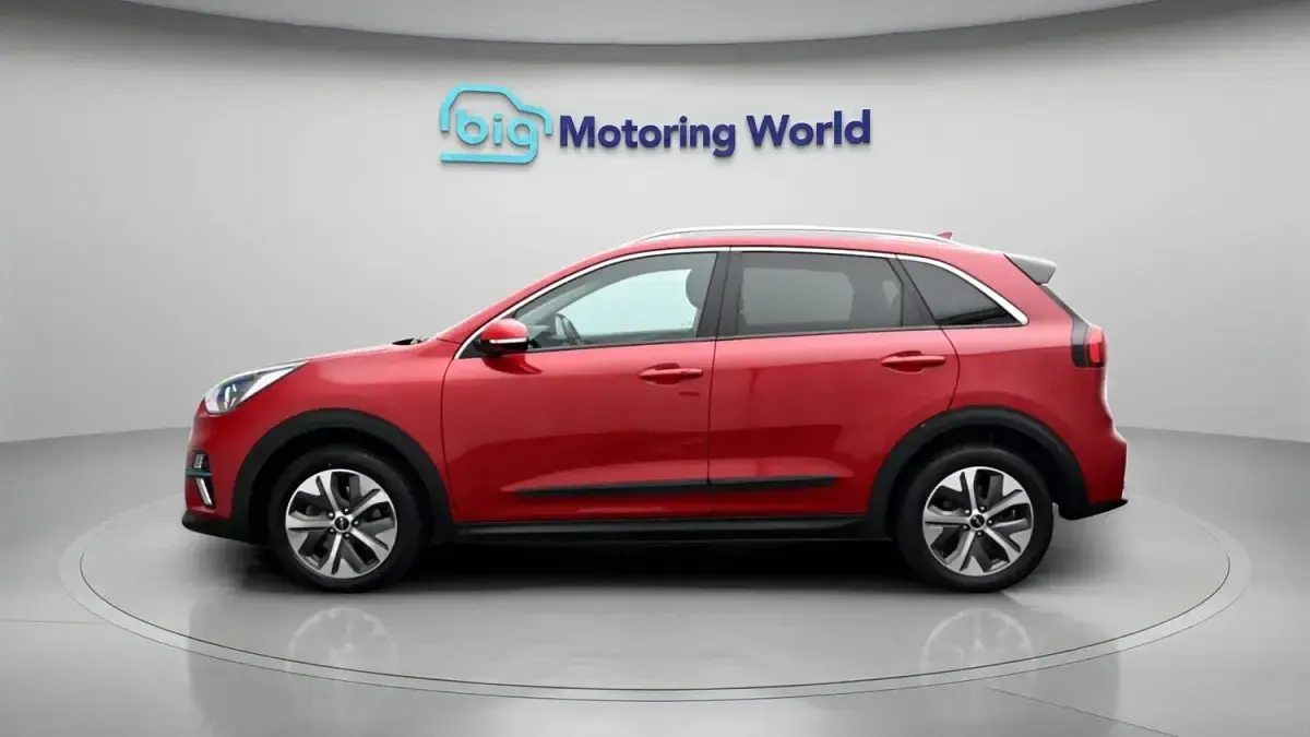 Used Kia Niro 150 kW (204 HP) 2021 Red SUV