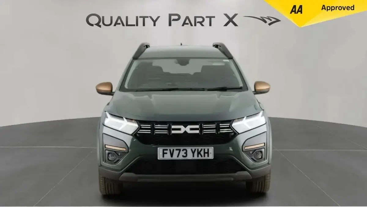 Used Dacia Jogger Extreme 140 HP (102 kW) 2024 Green MPV
