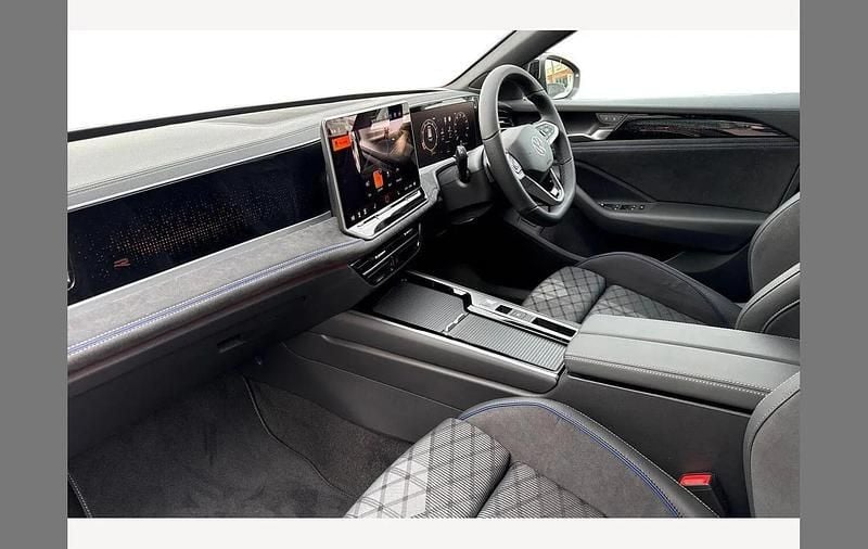 Used VW Passat R-line 150 HP (110 kW) 2026 Grey Estate