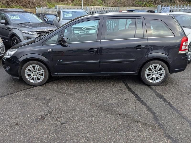 Second-hand Vauxhall Zafira Elite 110 CP (80 kW) 2010 Negru Monovolum