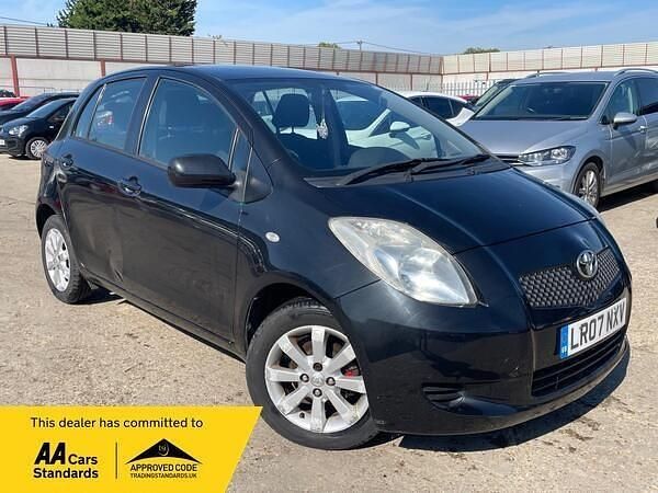 Used Toyota Yaris 85 HP (62 kW) 2007 Black Hatchback