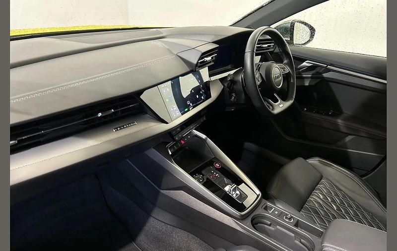 Used Audi S3 Sportback Comfort 310 HP (228 kW) 2022 Yellow Hatchback