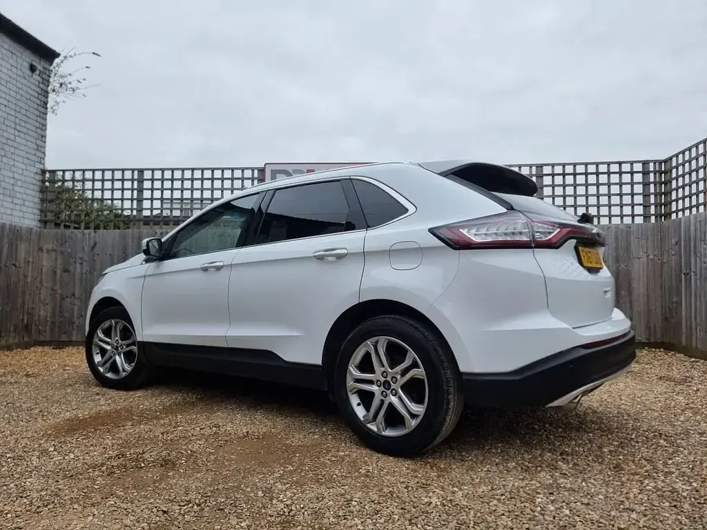Usado Ford Edge Titanium 180 HP (132 kW) 2017 Branco SUV