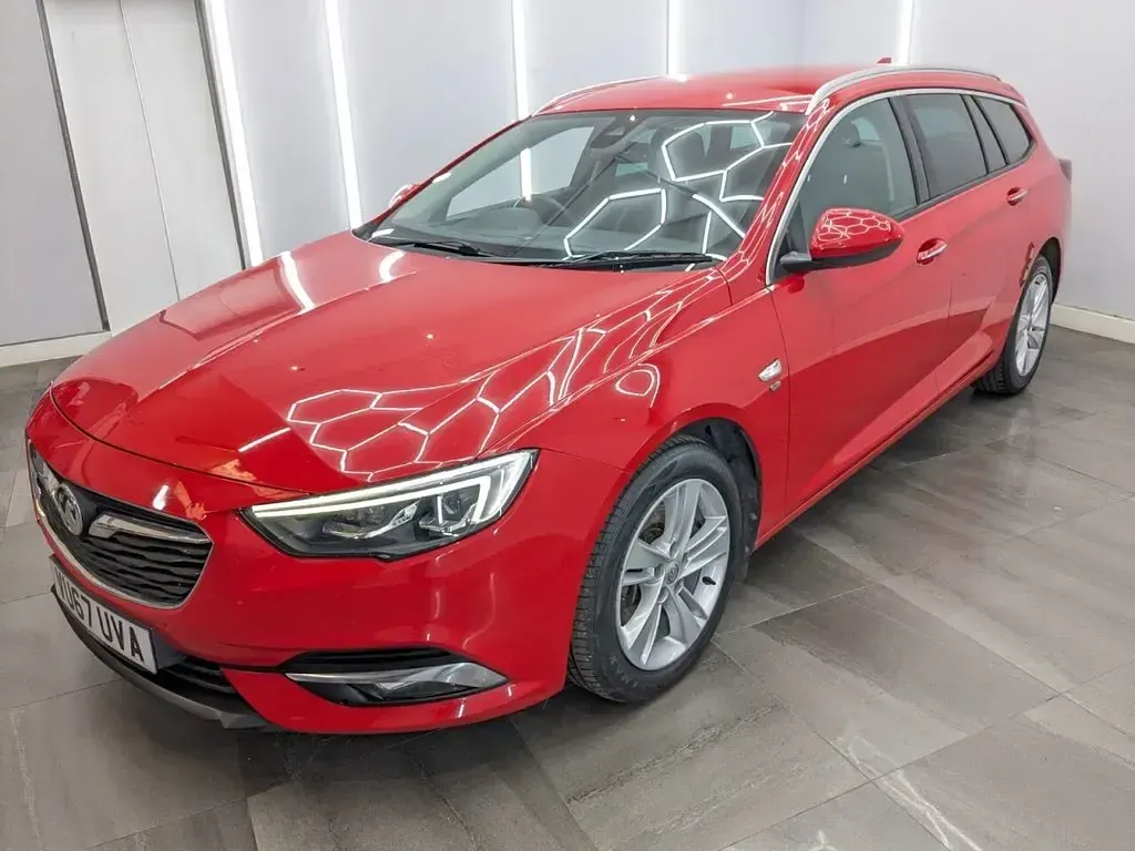 Used Vauxhall Insignia Elite 136 HP (100 kW) 2017 Red Estate