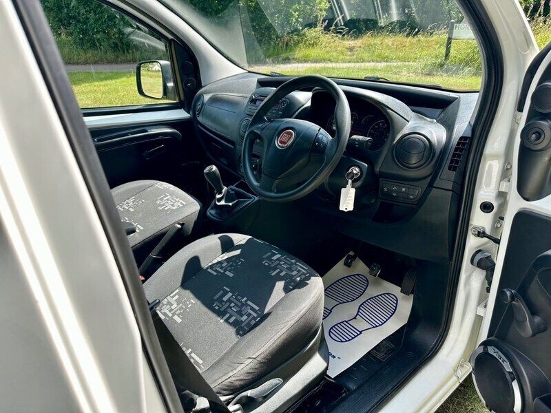 Image 2/4