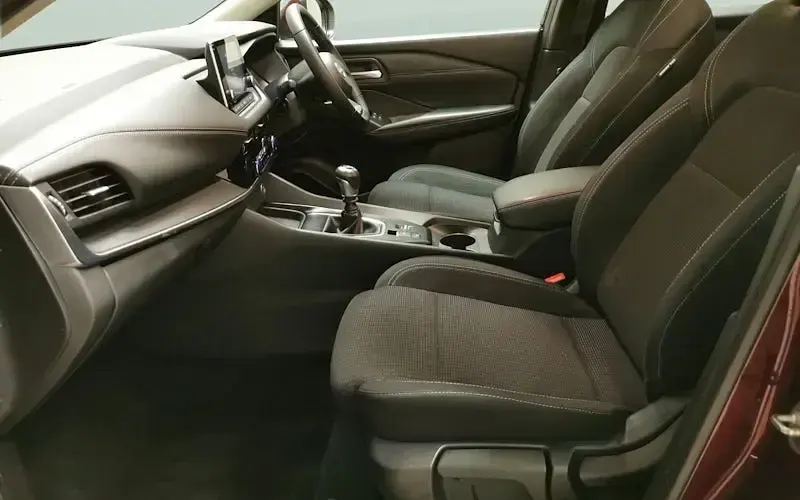 Used Nissan Qashqai Acenta Premium 140 HP (102 kW) 2022 Red SUV