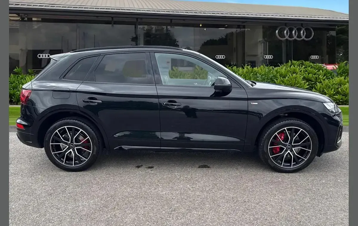 Used Audi Q5 Design 261 HP (191 kW) 2022 Black SUV