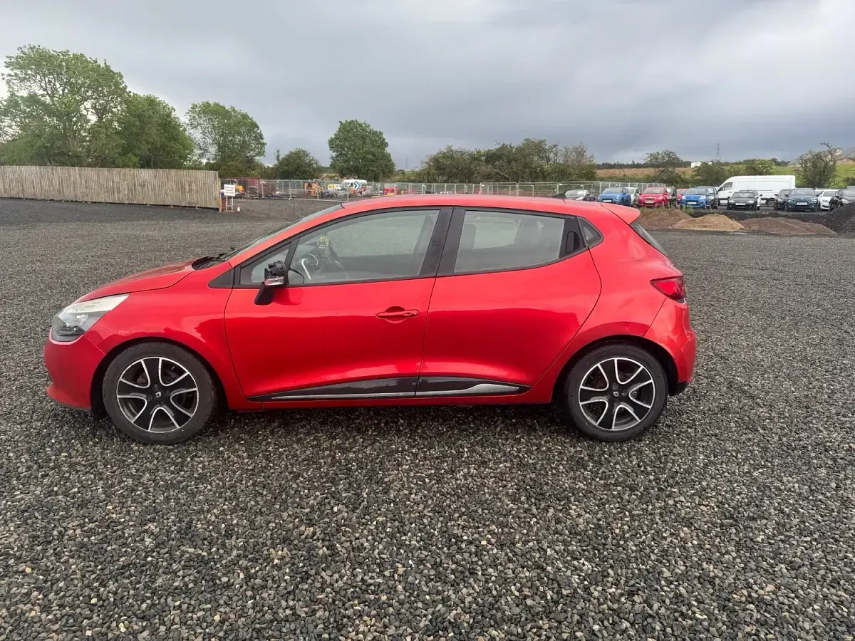 Used Renault Clio Dynamique 2014 Red Hatchback