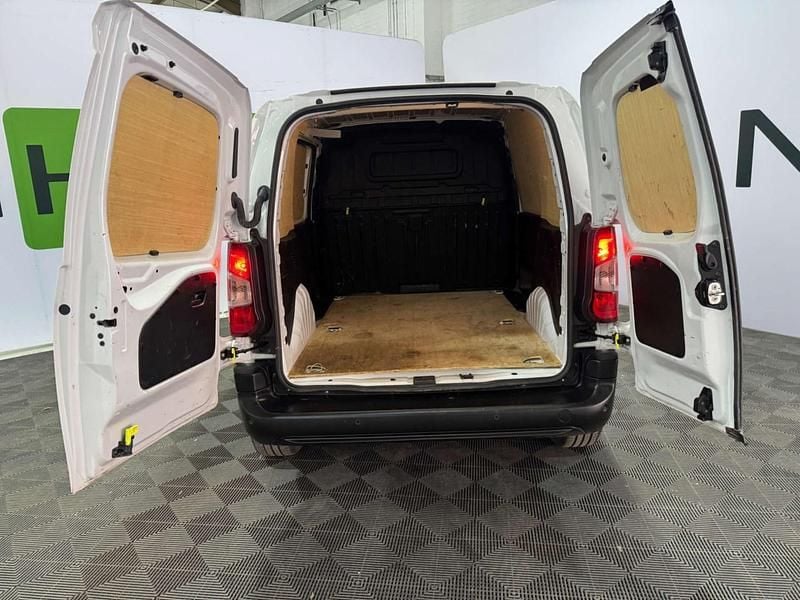 Used Peugeot Partner Premium 131 HP (96 kW) 2023 White MPV