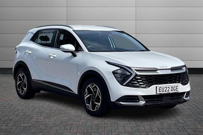 White Used 2022 Kia Sportage 2 SUV | £18,490 (Fair price) - Image 1/4