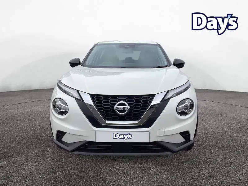 Used Nissan Juke Acenta 117 HP (86 kW) 2022 White SUV