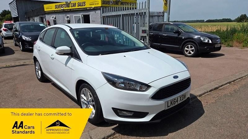 White Used 2014 Ford Focus Zetec Hatchback | £5,999 (Fair price) - Image 1/3