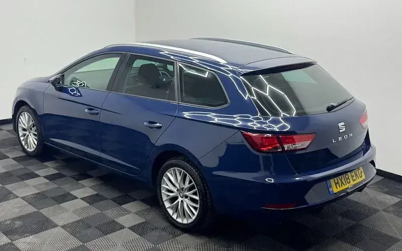 Used Seat Leon SE Dynamic 110 HP (80 kW) 2018 Estate