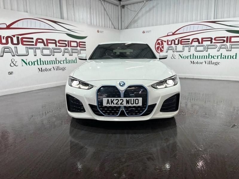Usado BMW i4 M Sport 250 kW (340 CV) 2022 Blanco Berlina