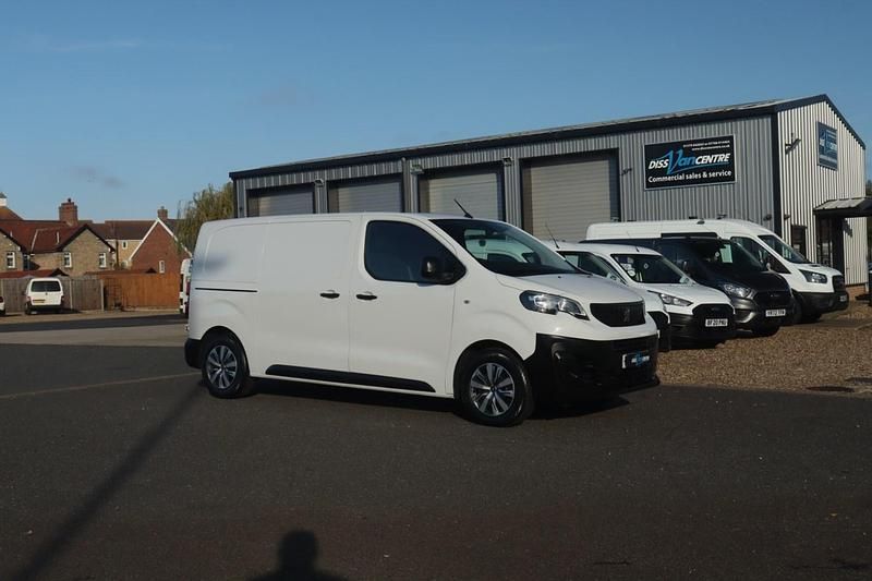 White Used 2022 Peugeot Expert Premium Van | £10,950 (Fair price) - Image 1/4