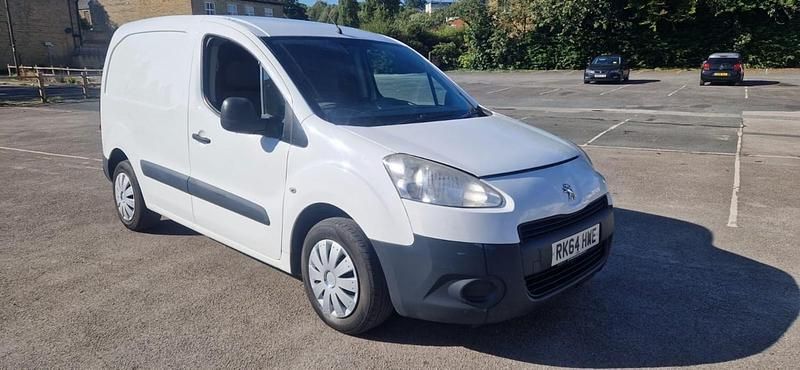 White Used 2014 Peugeot Partner MPV | £3,495 (Fair price) - Image 1/3