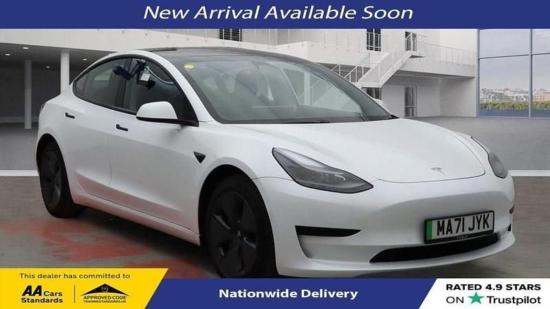 White Used 2021 Tesla Model 3 Standard Range Sedan | £18,800 (Fair price) - Image 1/4