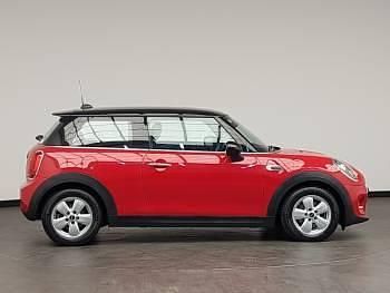 Used Mini Cooper Classic 136 HP (100 kW) 2019 Red Hatchback