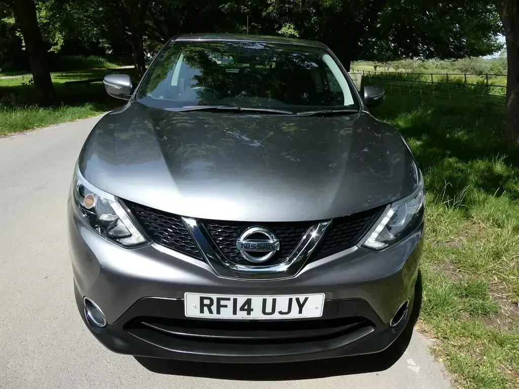 Used Nissan Qashqai Acenta 130 HP (95 kW) 2014 Gunmetal grey metallic SUV