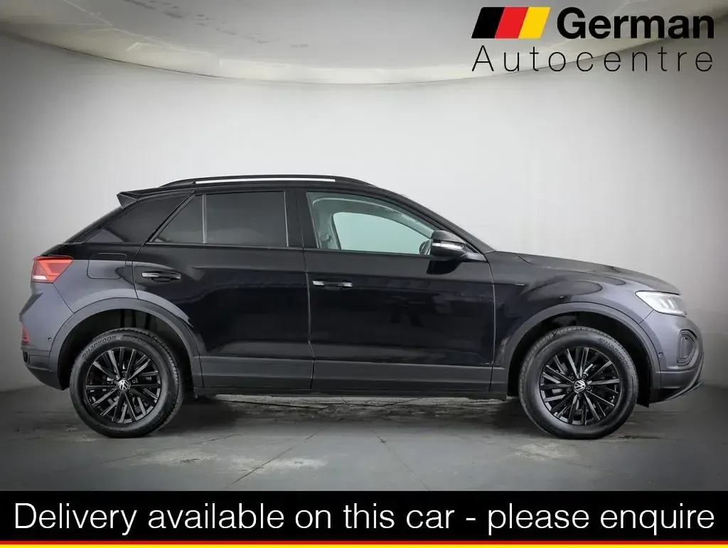Begagnad VW T-Roc Life 150 HK (110 kW) 2023 Svart SUV