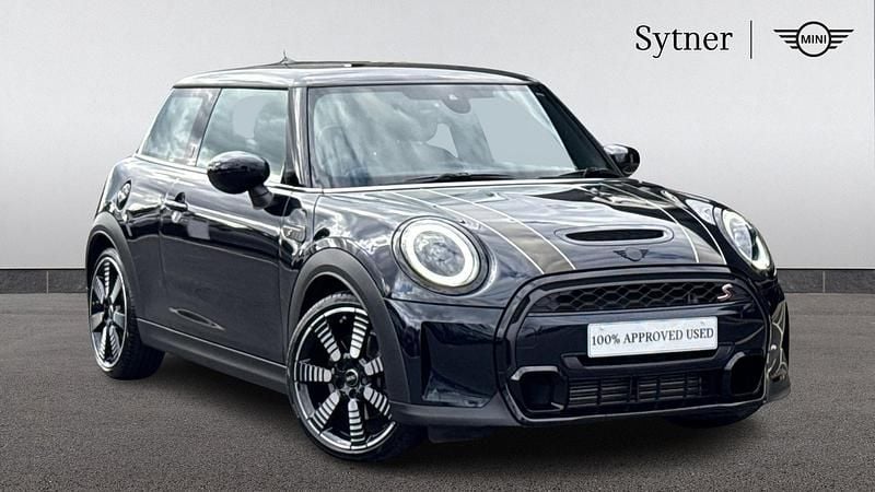 Black Used 2023 Mini Cooper S Exclusive Hatchback | £20,900 (Good price) - Image 1/4