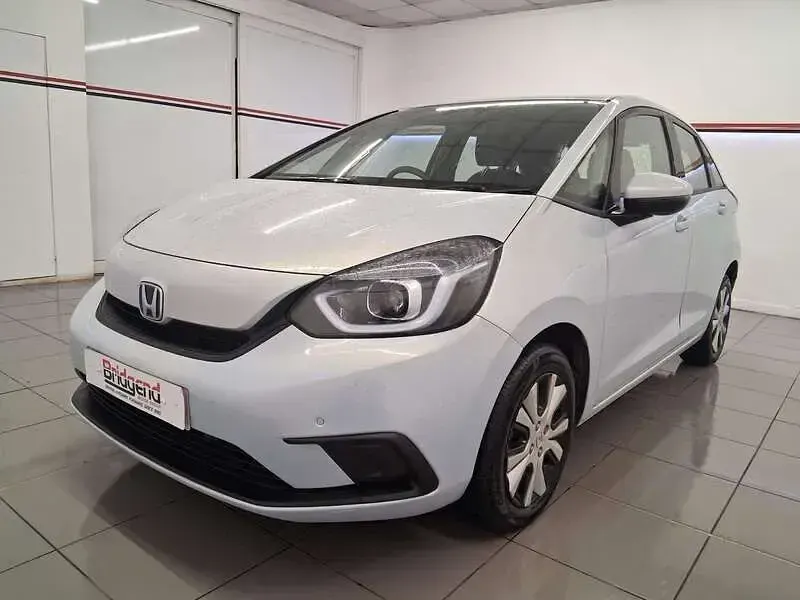 Used Honda Jazz Hybrid 109 HP (80 kW) 2021 White Hatchback