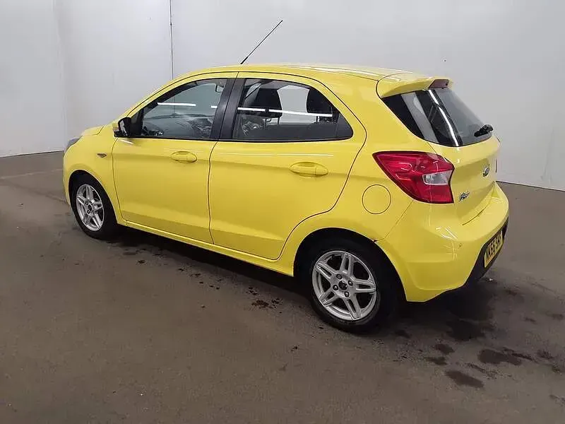 Used Ford Ka Plus Zetec 70 HP (51 kW) 2016 Yellow Hatchback