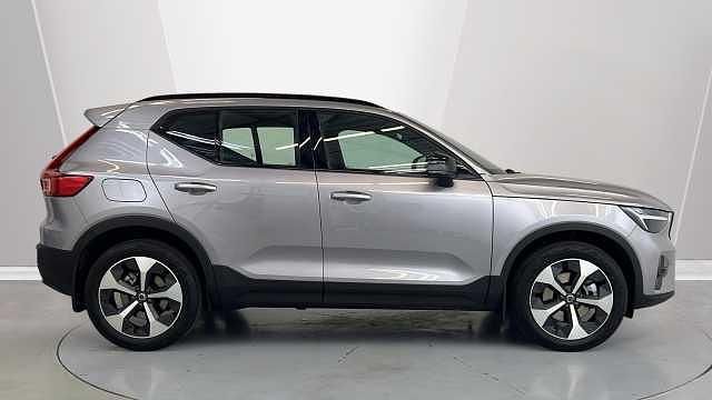 Used Volvo XC40 Plus 161 HP (118 kW) 2025 Silver SUV