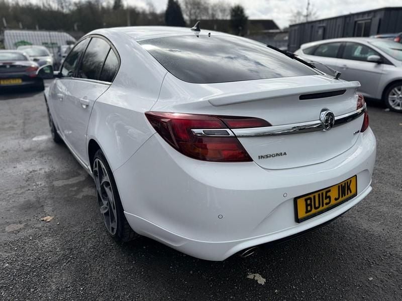 Used Vauxhall Insignia SRi 163 HP (119 kW) 2015 White Hatchback