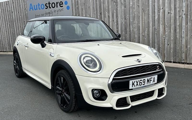 White Used 2019 Mini Cooper S Hatch Hatchback | £13,850 (A bit pricey) - Image 1/4
