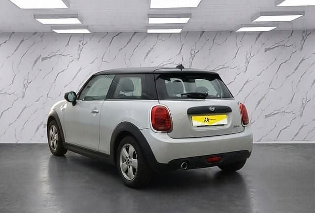 Used Mini Cooper Classic 136 HP (100 kW) 2019 Silver Hatchback