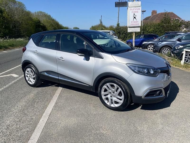Used Renault Captur Dynamique 90 HP (66 kW) 2017 Silver SUV