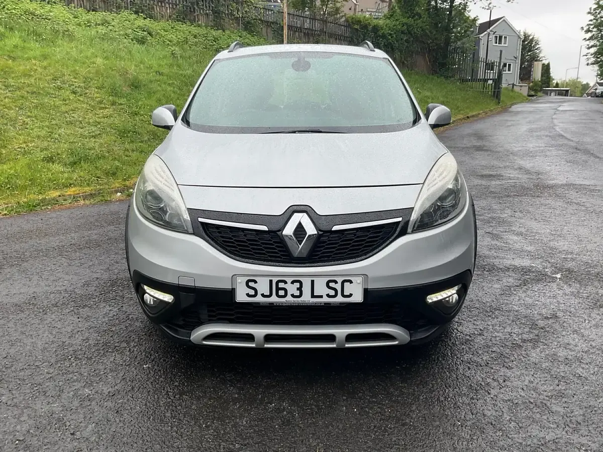 Used Renault Scénic III Dynamique 110 HP (80 kW) 2013 Silver MPV