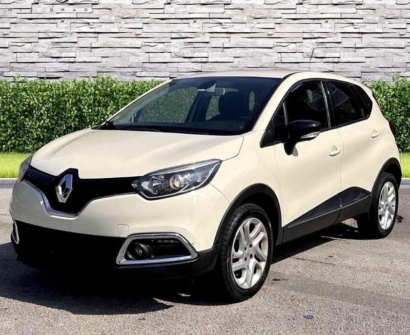 Cream Used 2015 Renault Captur Dynamique SUV | £8,495 - Image 1/2