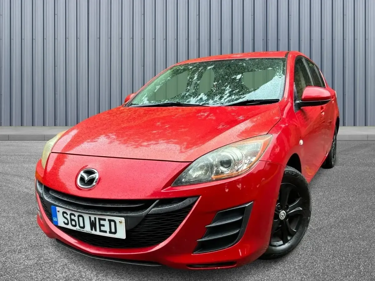 Used Mazda 3 2011 Red Hatchback