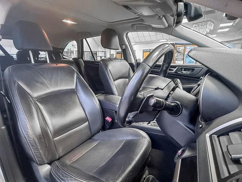 Used Subaru Outback Premium 175 HP (128 kW) 2019 Gold Estate