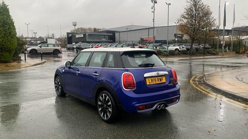 Used Mini Cooper S Exclusive 189 HP (139 kW) 2019 Blue Hatchback
