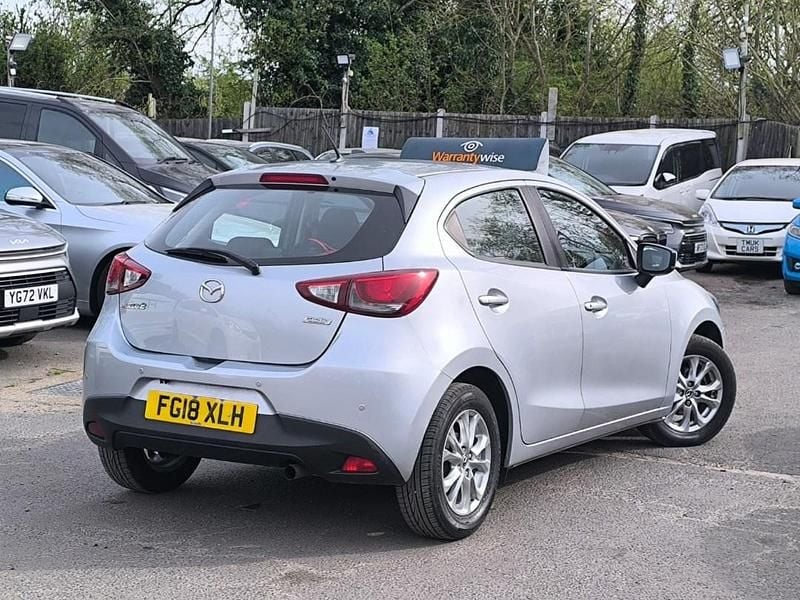 Begagnad Mazda 2 2018 Silver Halvkombi