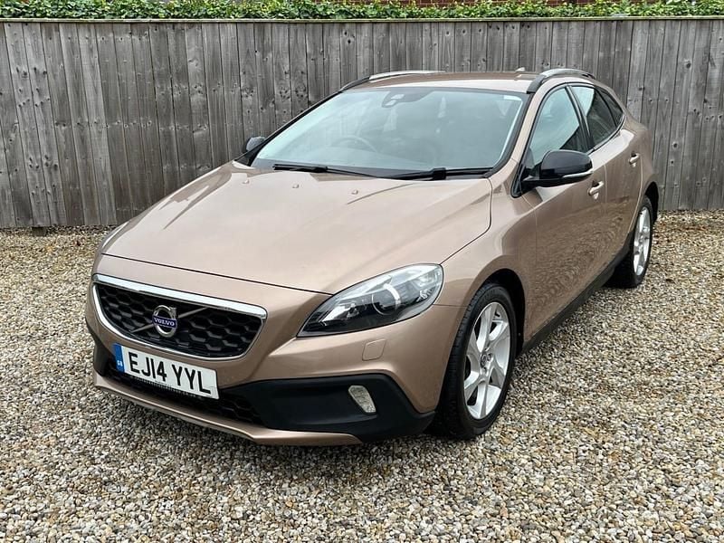 Bronze Used 2014 Volvo V40 CC SE Lux Estate | £3,750 (Good price) - Image 1/4