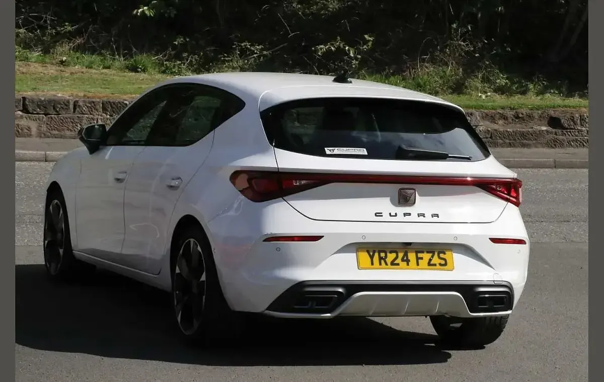Used Cupra Leon 150 HP (110 kW) 2024 White Hatchback