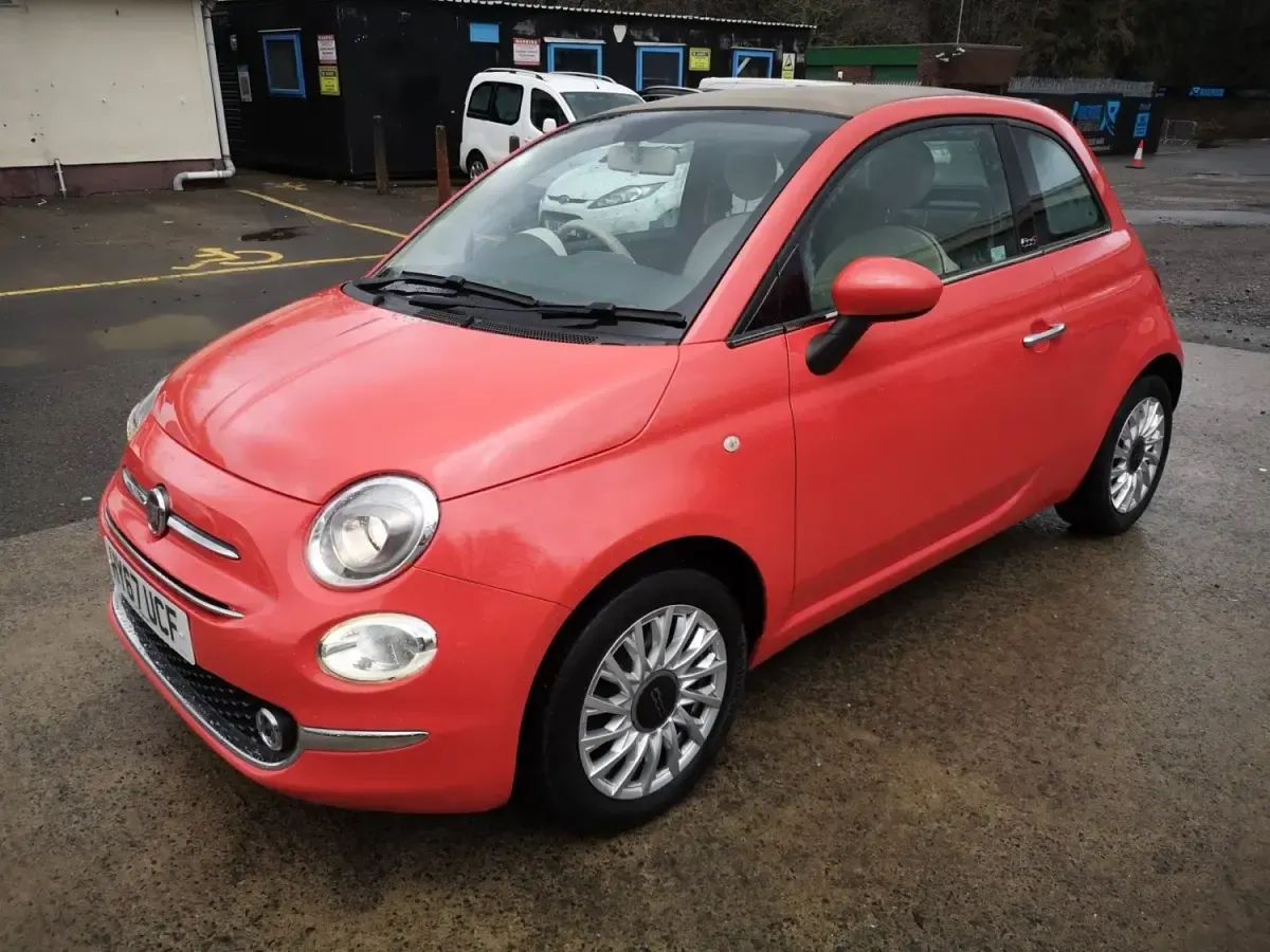 Usado Fiat 500C Lounge 69 CV (50 kW) 2017 Rosa Descapotable