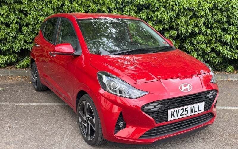 Dragon red Used 2025 Hyundai i10 Premium Hatchback | £17,995 (Expensive) - Image 1/4