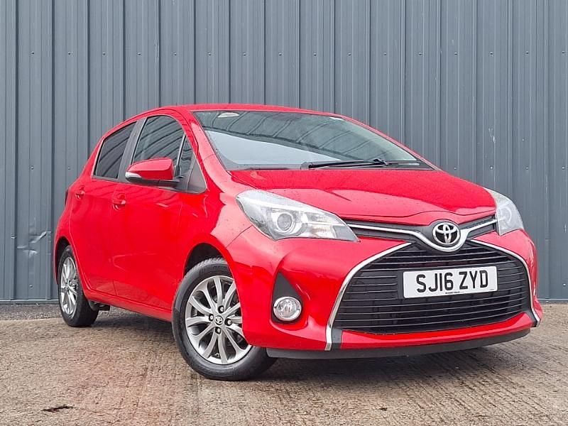 Red Used 2016 Toyota Yaris Hatchback | £7,498 (Fair price) - Image 1/4