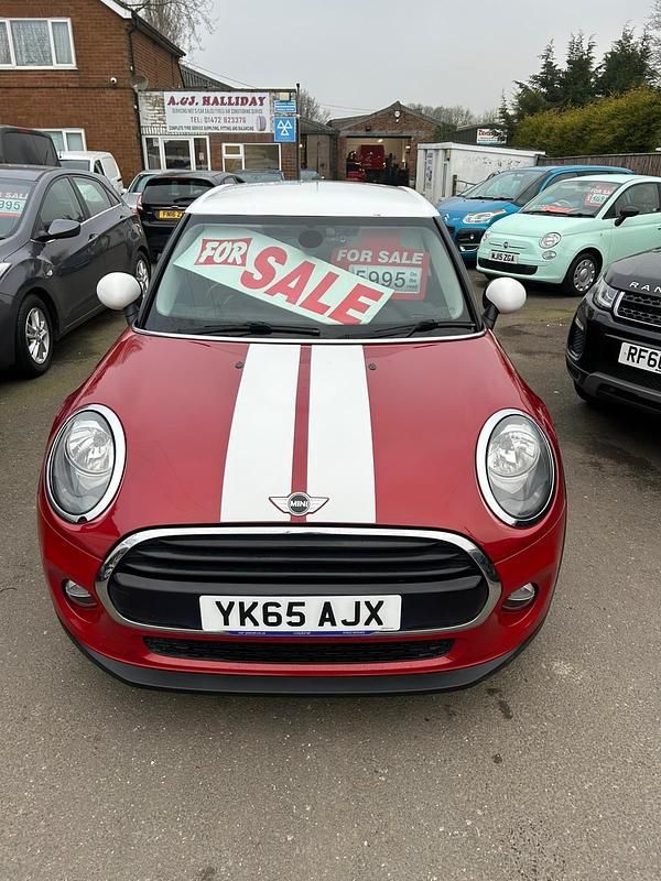 Used Mini Cooper D Hatch 2015 Red Hatchback