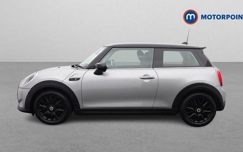 Begagnad Mini Cooper Level 1 135 kW (184 HK) 2023 Halvkombi