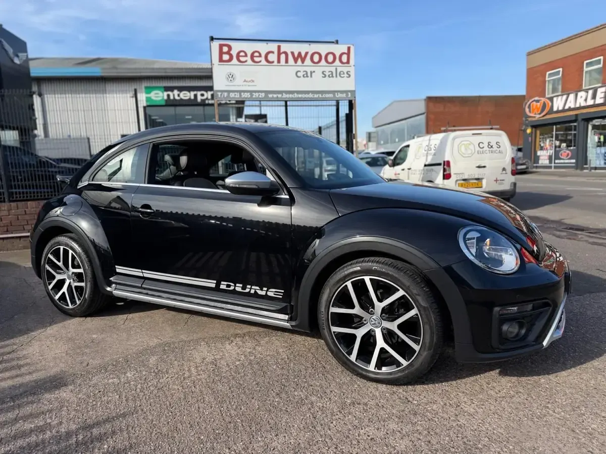 Used VW Beetle Dune 105 HP (77 kW) 2017 Black Hatchback