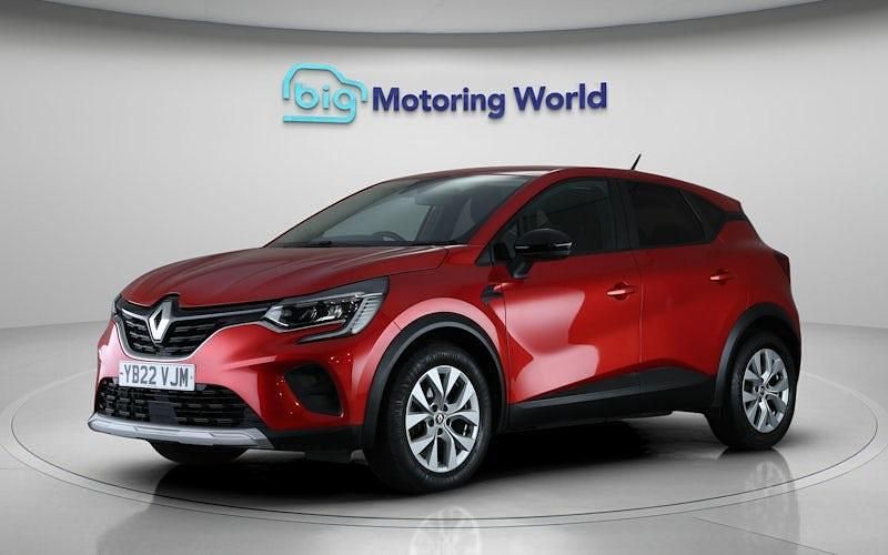 Used Renault Captur Iconic 143 HP (105 kW) 2022 Red SUV