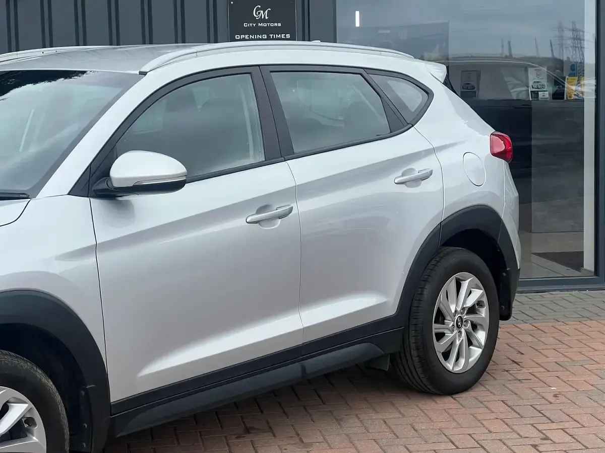 Used Hyundai Tucson SE 116 HP (85 kW) 2015 Silver SUV