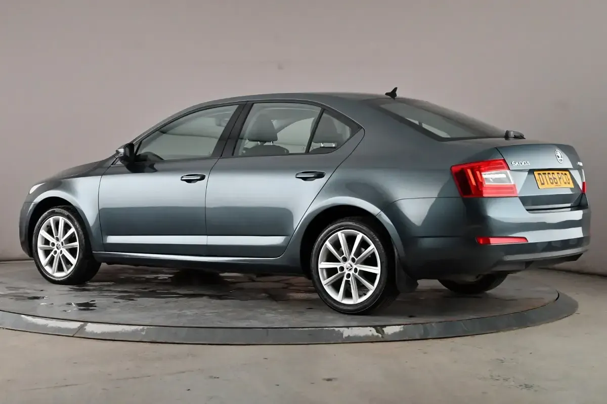 Used Skoda Octavia SE L 150 HP (110 kW) 2017 Grey Hatchback